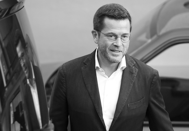 Karl-Theodor zu Guttenberg, de la politique au conseil