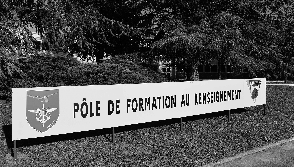 Le centre de formation interarmées au renseignement situé sur la base aérienne 110, à Creil.