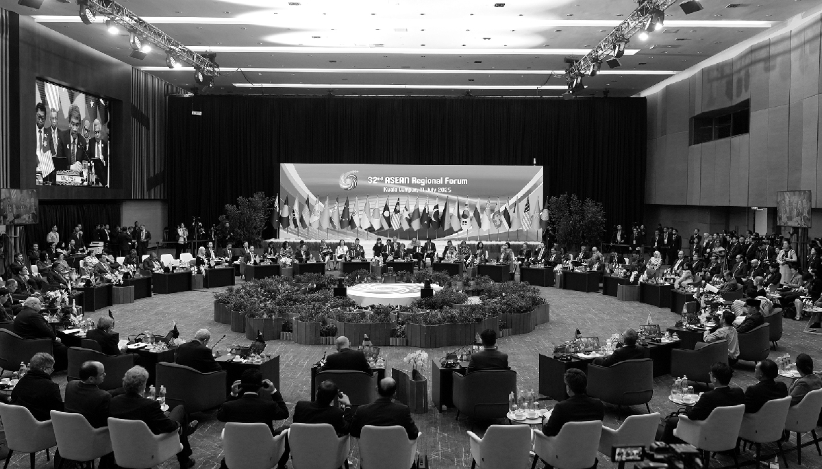 Réunion des ministres des affaires étrangères du Forum régional de l'ASEAN, le 11 juillet 2025 à Kuala Lumpur, en Malaisie.