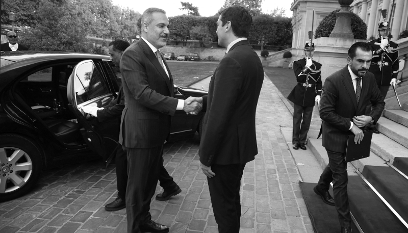 Le ministre turc des affaires étrangères et ex-chef du service de renseignement, Hakan Fidan, a fait appel aux services de VIC Transport pour se déplacer dans Paris.