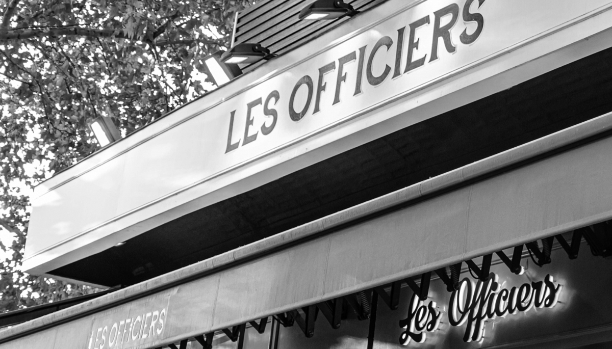 Les Officiers