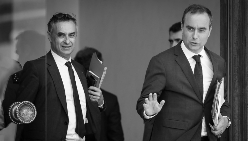 Patrick Pailloux, directeur de cabinet de la ministre des armées, et le premier ministre français Sébastien Lecornu, le 5 mai 2025 à Paris.