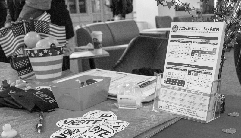 Stand du bureau du superviseur des élections du comté de Leon, en Floride, pour inscrire les électeurs en vue des élections de mi-mandat de 2026.