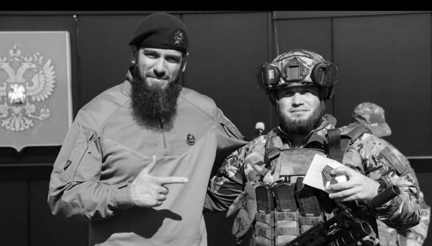 Combattants tchétchènes de l’unité Akhmat lors d’une cérémonie de remise de distinctions militaires aux abords de la ligne de front.