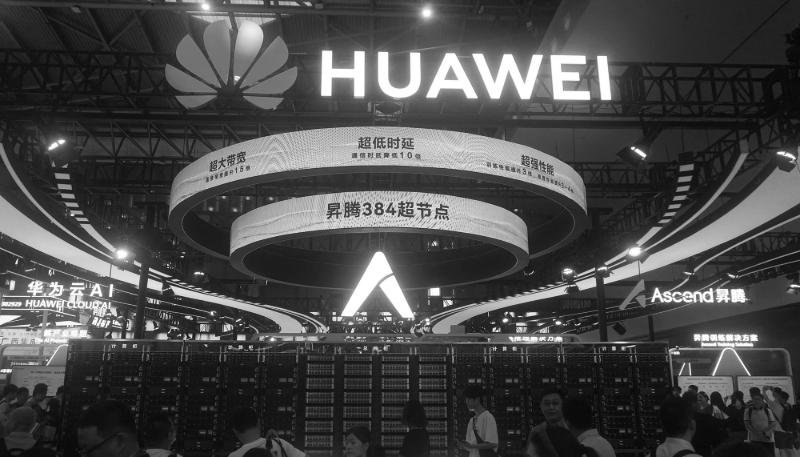 Le serveur Huawei Atlas 900 A3 SuperPoD exposé lors de la Conférence mondiale sur l'intelligence artificielle à Shanghai, en Chine, le 28 juillet 2025.