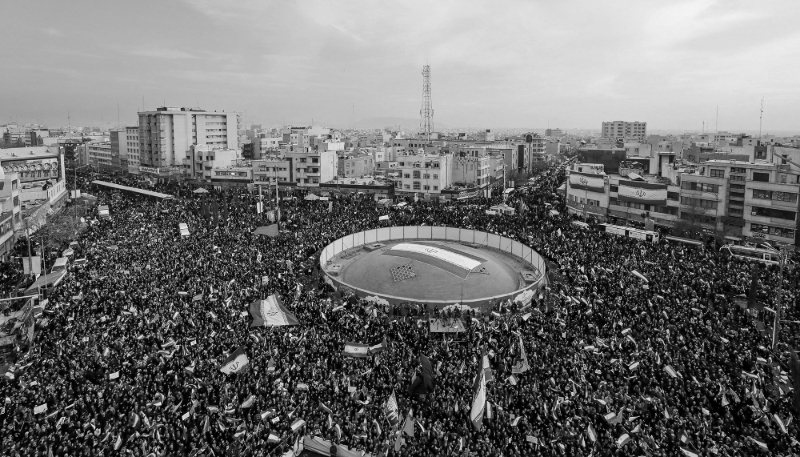 En réponse aux récentes manifestations d'opposants, le régime iranien a organisé un grand rassemblement progouvernemental à Téhéran, le lundi 12 janvier 2026.