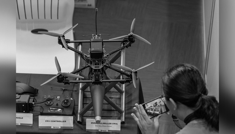 Un drone d'attaque Overkill du fabricant taïwanais Thunder Tiger Corp. Le groupe français Parrot a conclu un Memorandum of Understanding (MoU) avec cette société.