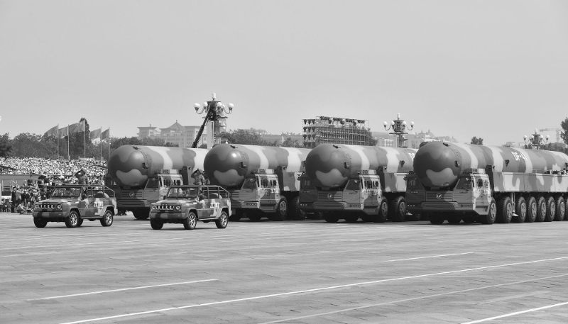 Une formation de missiles nucléaires lors du défilé militaire célébrant le 70e anniversaire de la fondation de la République populaire de Chine.