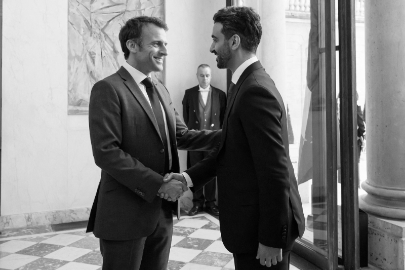 Le fils de MbZ, Hamdan bin Mohammed bin Zayed al-Nahyan, était présent au sein de la délégation émiratie qui a rencontré Emmanuel Macron le 11 mai 2023.