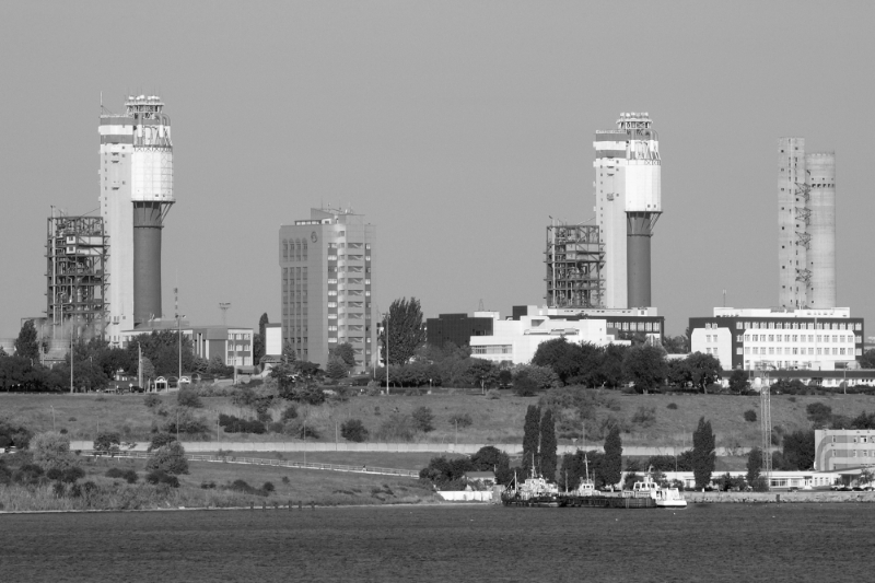 Vue des installations chimiques du port d'Odessa.