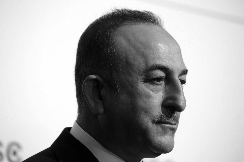 Le ministre turc des affaires étrangères Mevlut Cavusoglu a tenté de détacher formellement Ankara de l'opération.