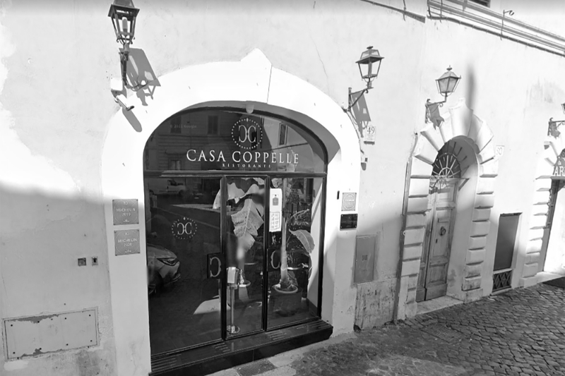 Le restaurant la Casa Coppelle, à Rome.